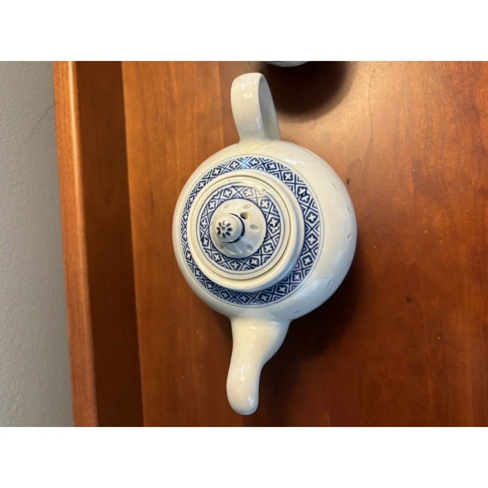 Vintage Tienshan White Ceramic Blue Dragon Sake Cups (Set Of 2) And Small Pot‎